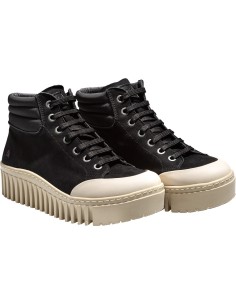 1532 Brighton Art Company , bota