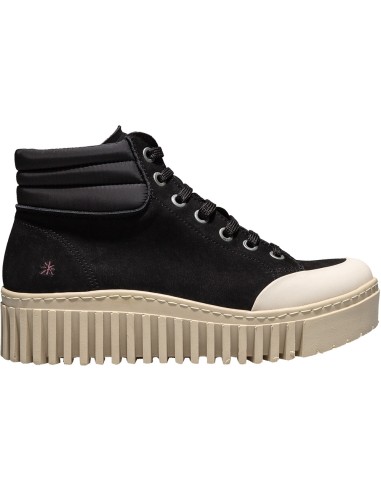 1532 Brighton Art Company , bota