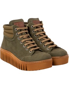 1532 Brighton Art Company , bota